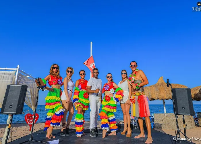 Titanic Royal-Families And Couples Only